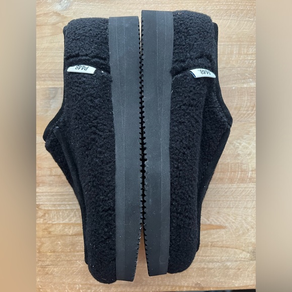 P448 Bubble Genuine Shearling Slipper In Black size 8.5 - Picture 7 of 11